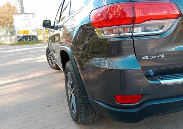 Jeep Grand Cherokee cena 107900 przebieg: 61000, rok produkcji 2018 z Ozorków małe 56